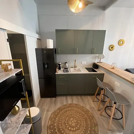 6 Personnes Centre * Sète